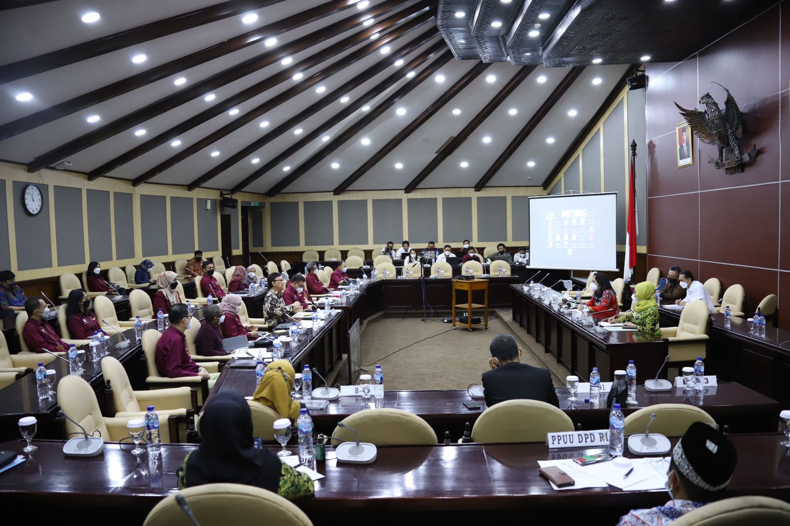 Kementerian Pendayagunaan Aparatur Negara Dan Reformasi Birokrasi Rapat Kerja Dengan DPD RI