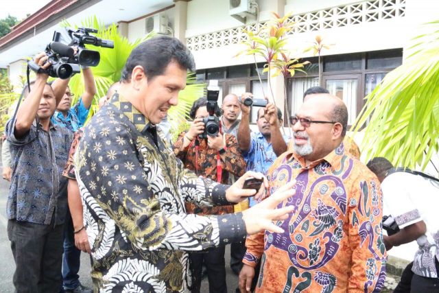 20170303 penyerahan akreditasi badan diklat papua  4