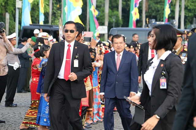 20170710 MENTERI Hadiri HUT Bhayangkara 4