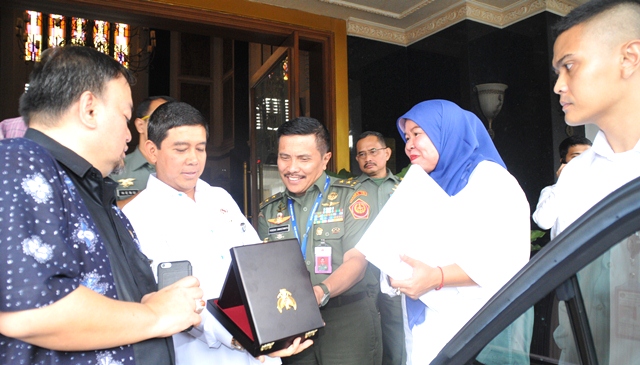 MENTERI di KEMHAN 8