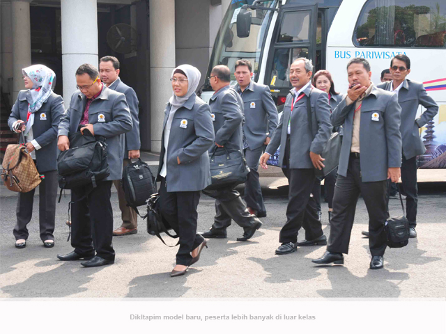 20150402 Peserta diklatpim saat melakukan kunjungan lapangan