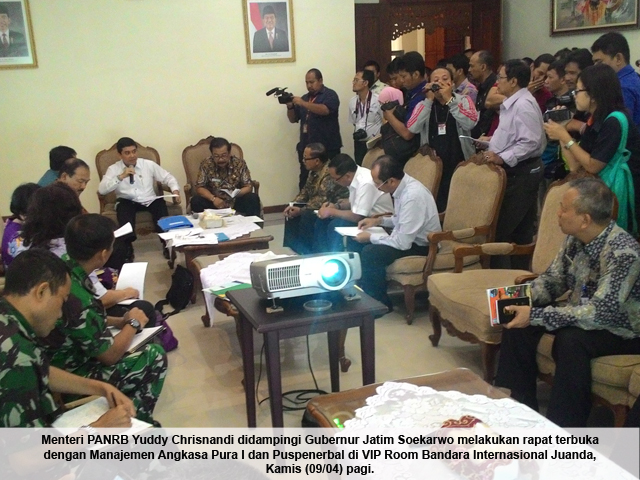 20150409 - Menteri MenPNRB di VIP Room Juanda