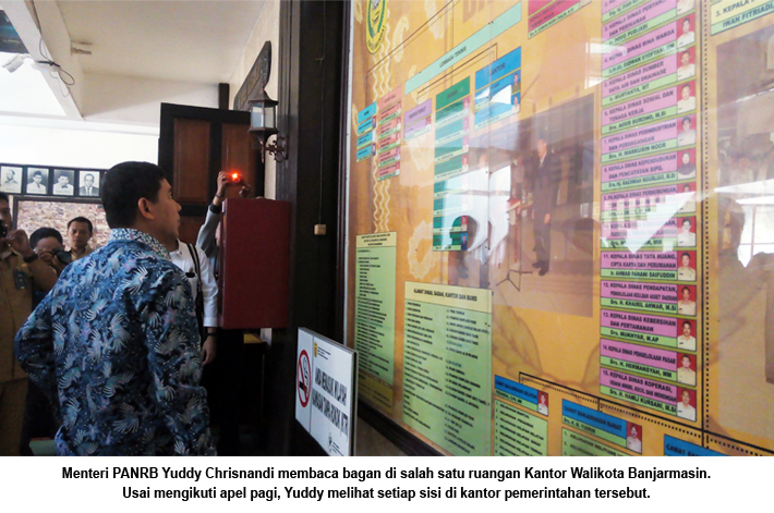 20150708 Menteri Yuddy di Kantor Walkot Banjarmasin