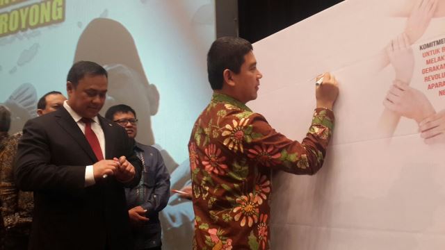 20151106 - MENTERI - Pelatihan Revolusi Mental Lintas K L di menara 165 7