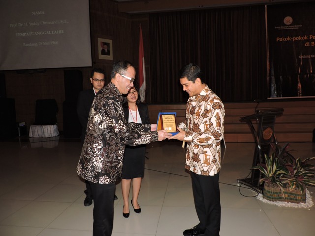 20160218 - MENTERI pembicara di Unpad Bandung 1