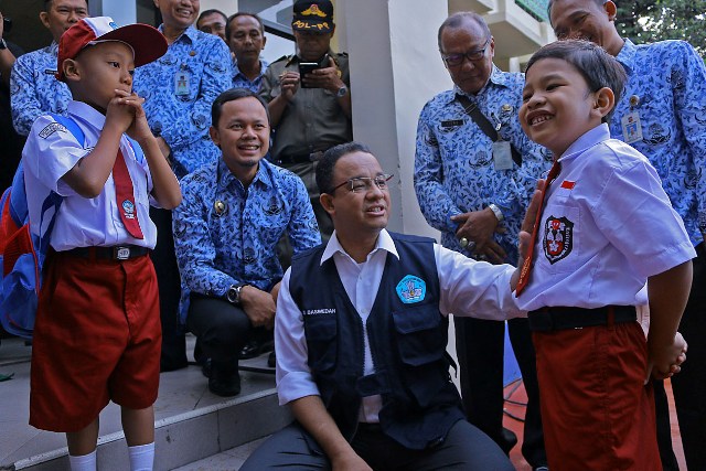 20160718 ANIES ANTAR ANAK SEKOLAH