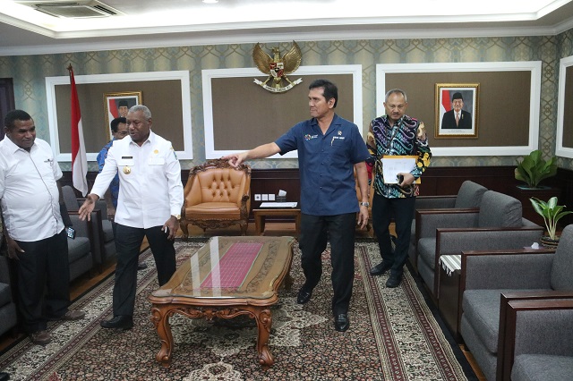 20180517 menteri gubernur papua barat4