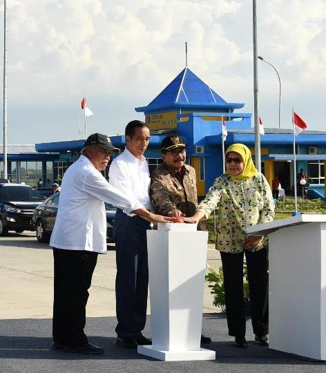 20180622 Presiden resmikan tol pasuruan