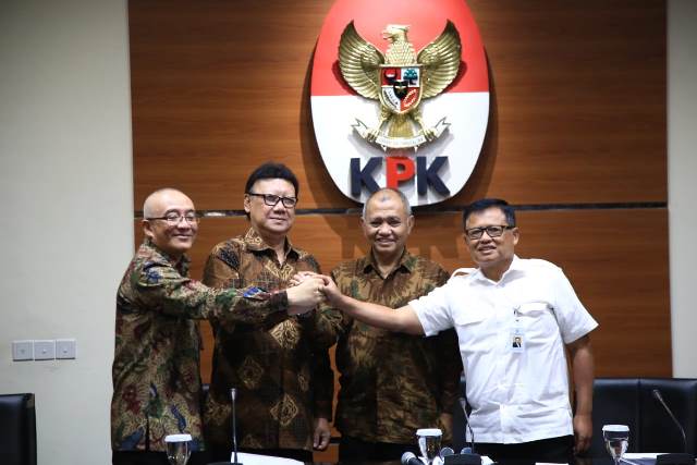 20180904 jumpa pers bersama KPK