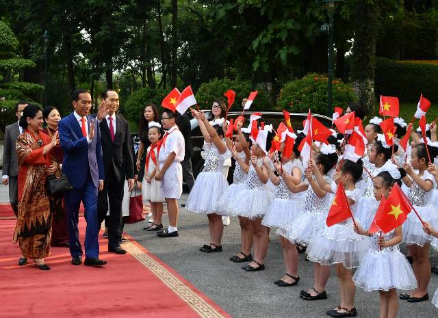 20180911 jokowi vietnam