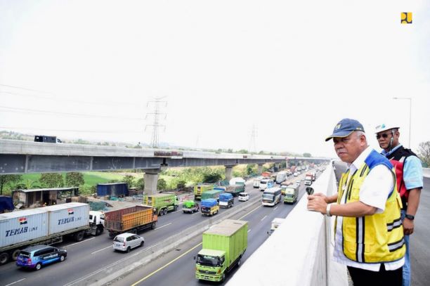 20190923 Jalan Tol Japek1