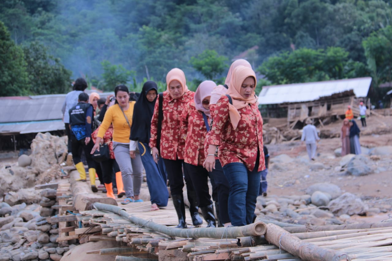 20200109 SesClub2 Beri Motivasi Anak Anak Terdampak Banjir 3