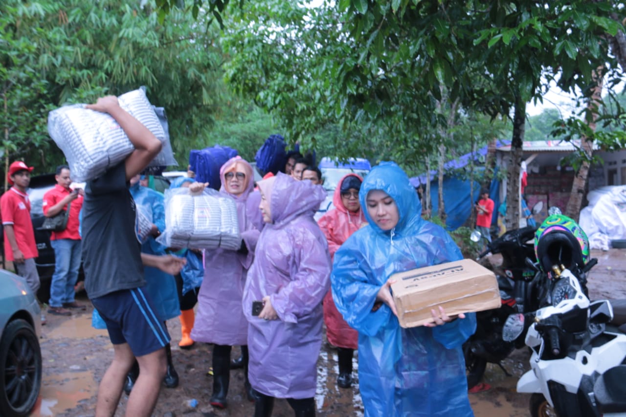 20200109 SesClub2 Beri Motivasi Anak Anak Terdampak Banjir 3