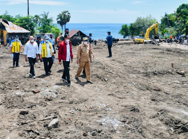 20210409 Kunjungi Lembata Presiden Jokowi Pastikan Kebutuhan para Pengungsi Tercukupi