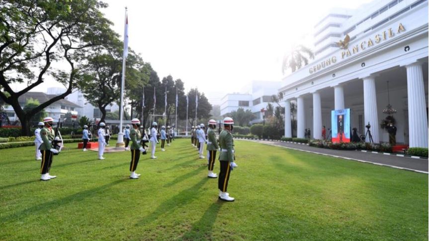 20210602 Kenakan Pakaian Adat Tanah Bumbu Presiden Jokowi Pimpin Upacara Peringatan Hari Lahir Pancasila Tahun 2021