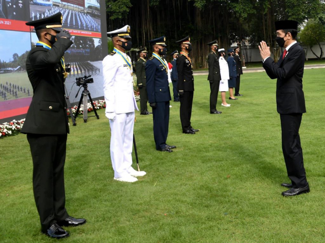 20210714 Presiden Jokowi TNI dan Polri Harus Bersinergi untuk Bangsa dan Negara