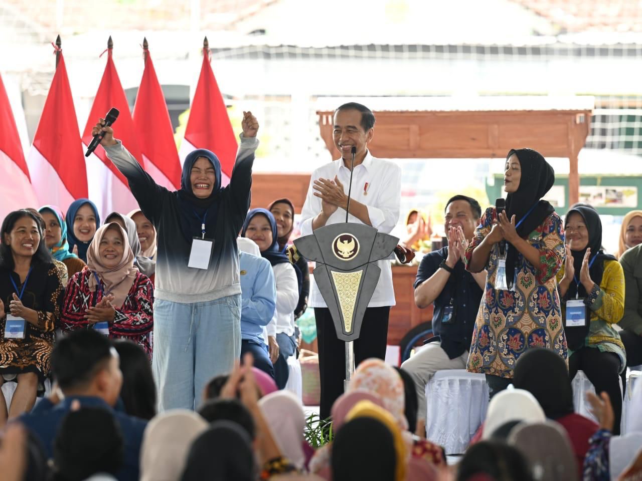 20240130 Presiden Jokowi Apresiasi Sambutan Baik UMKM Terhadap Program Mekaar