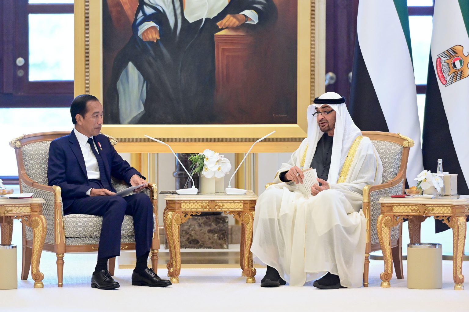 20240718 Presiden Jokowi Bahas Empat Hal Saat Bertemu Presiden MBZ di Abu Dhabi