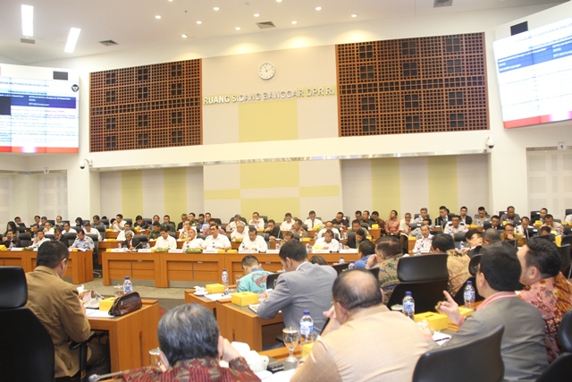 20160215 - Rapat DPR Gabungan dengan Kemenko Pulhukam 1