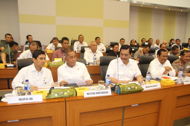 20160215 - Rapat DPR Gabungan dengan Kemenko Pulhukam 3