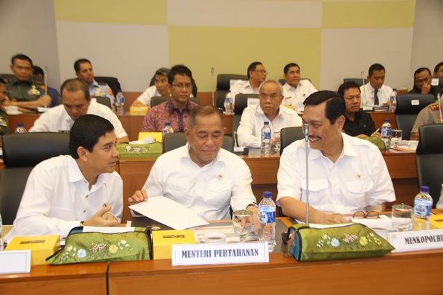 20160215 - Rapat DPR Gabungan dengan Kemenko Pulhukam 4