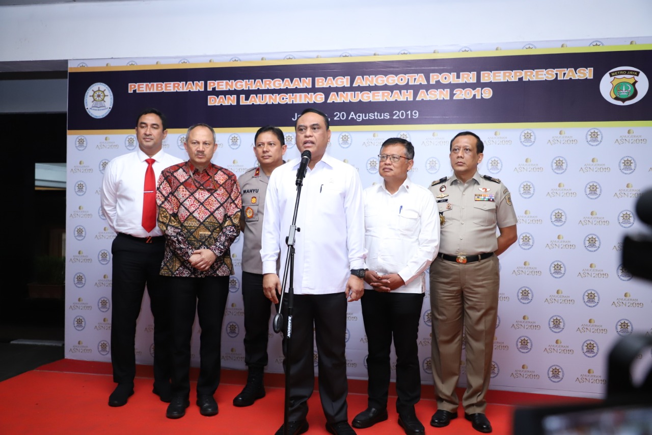 20190820 Menteri Penghargaan Polda 12