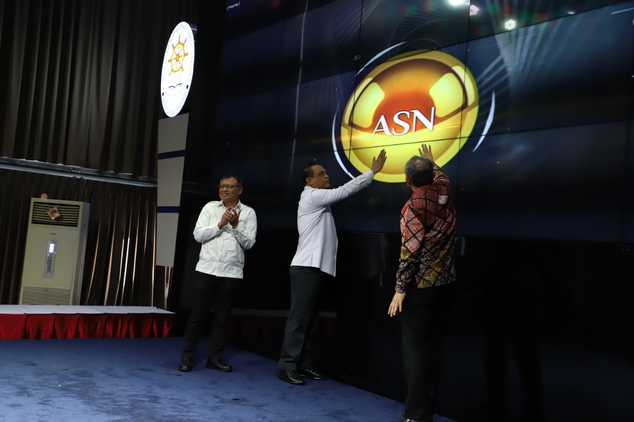 20190820 Menteri Penghargaan Polda 12