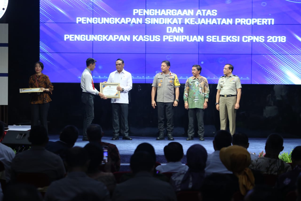 20190820 Menteri Penghargaan Polda 10