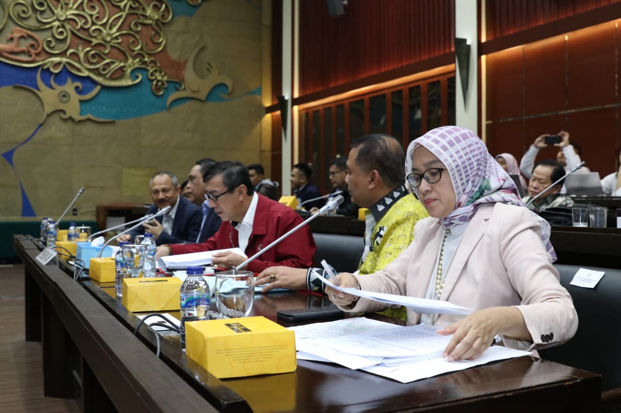 20190916 Menghadiri Rapat Pembahasan Rancangan Revisi UU 8