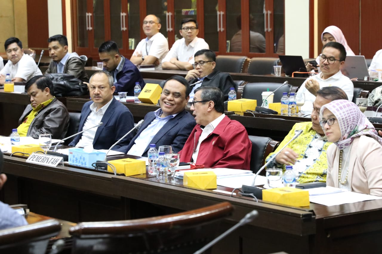 20190916 Menghadiri Rapat Pembahasan Rancangan Revisi UU 8