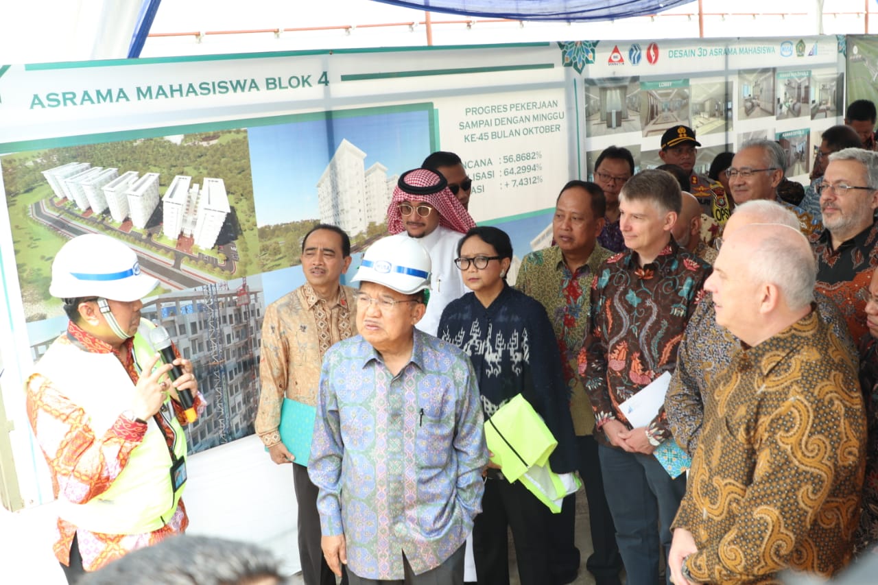 20191015 Menteri Meninjau Pembangunan UIII 8