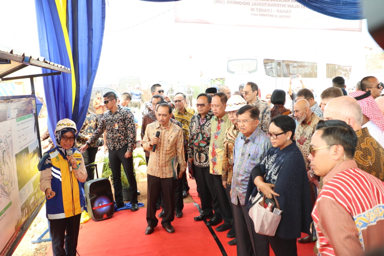 20191015 Menteri Meninjau Pembangunan UIII 8