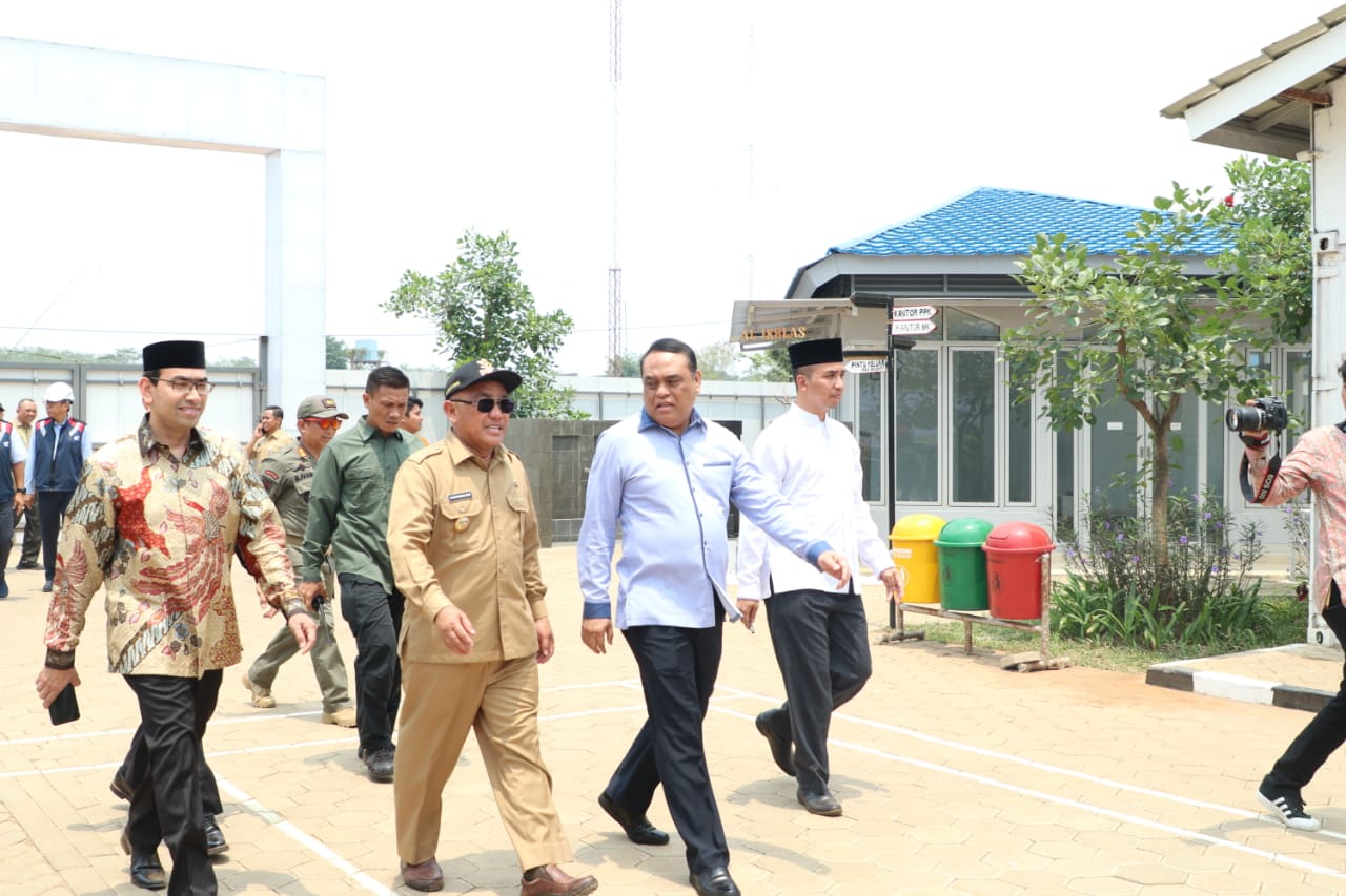 20191015 Menteri Meninjau Pembangunan UIII 8