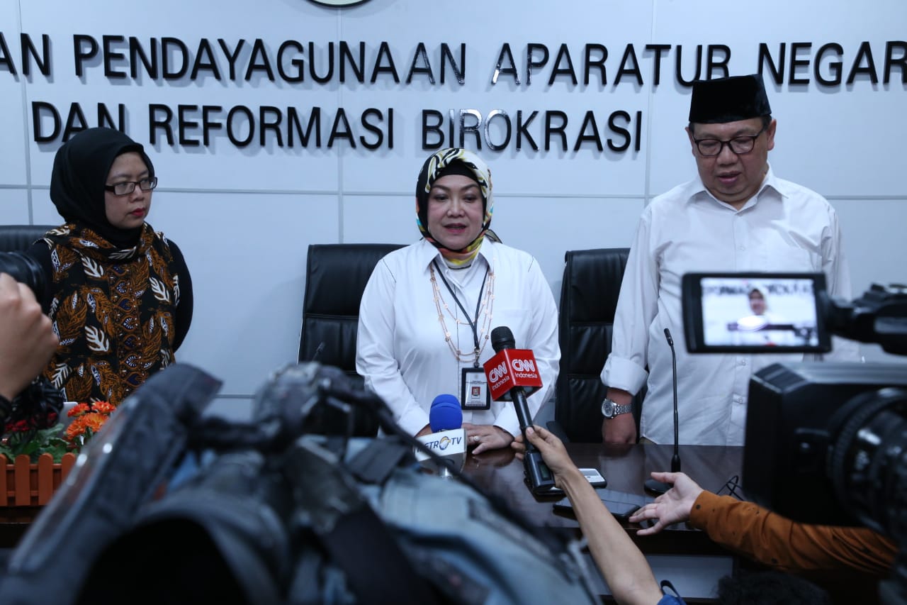 20191119 YANLIK Konferensi Pers Penyampaian Hasil Survei Kepuasan Pengguna Aplikasi LAPOR Tahun 2019 1