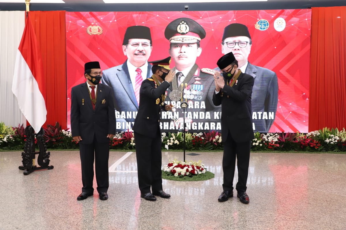 20201218 Upacara Penganugerahan Penghargaan Bintang Bhayangkara Utama 8