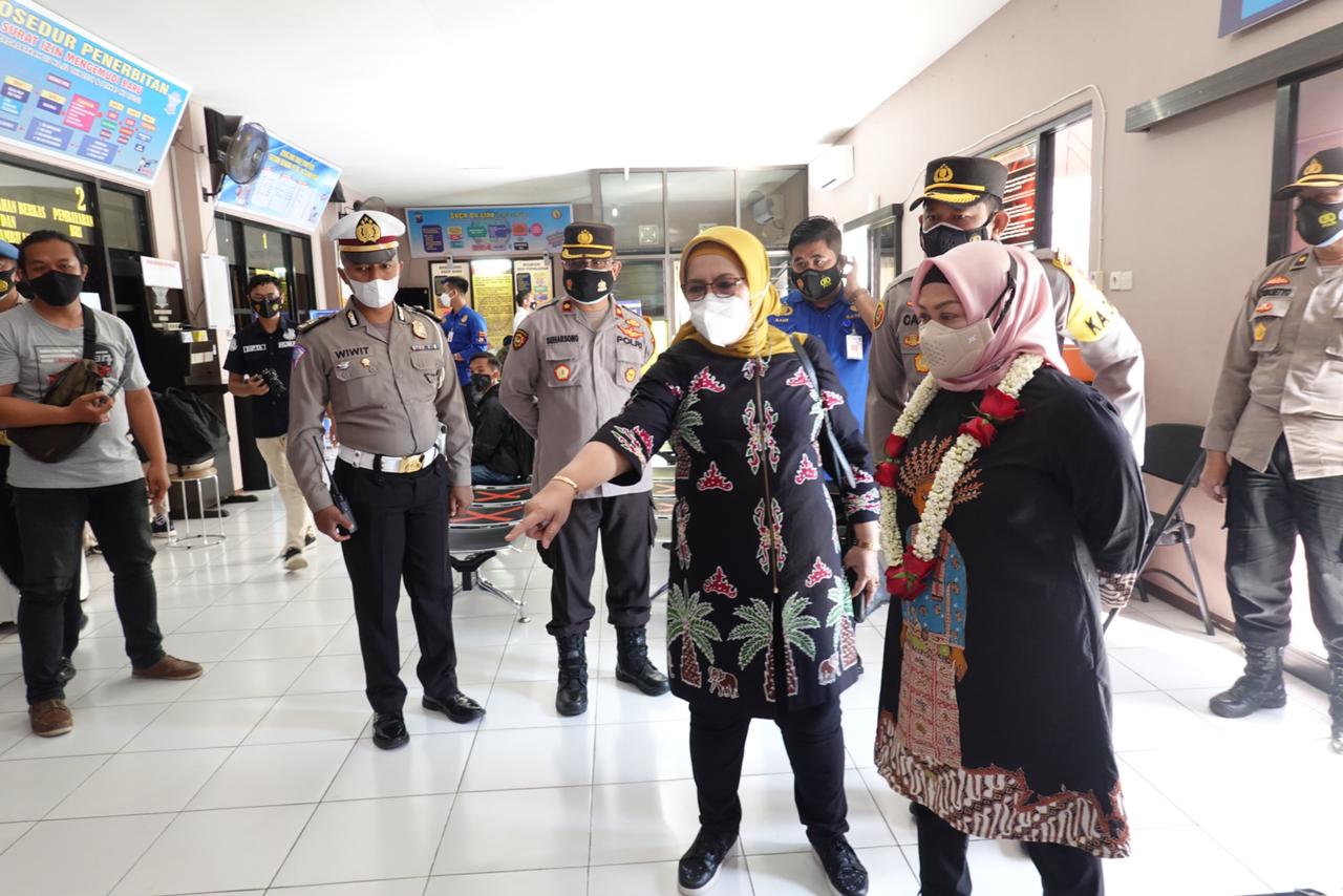 20210327 Meninjau Pelayanan pada Polres Batu 9