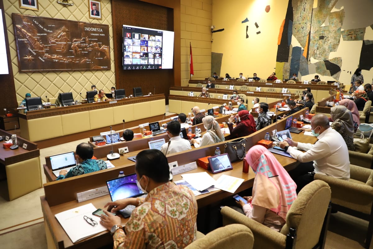 20210608 Rapat Kerja Komisi II DPR RI 10