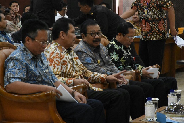 Menteri evaluasi surabaya 8