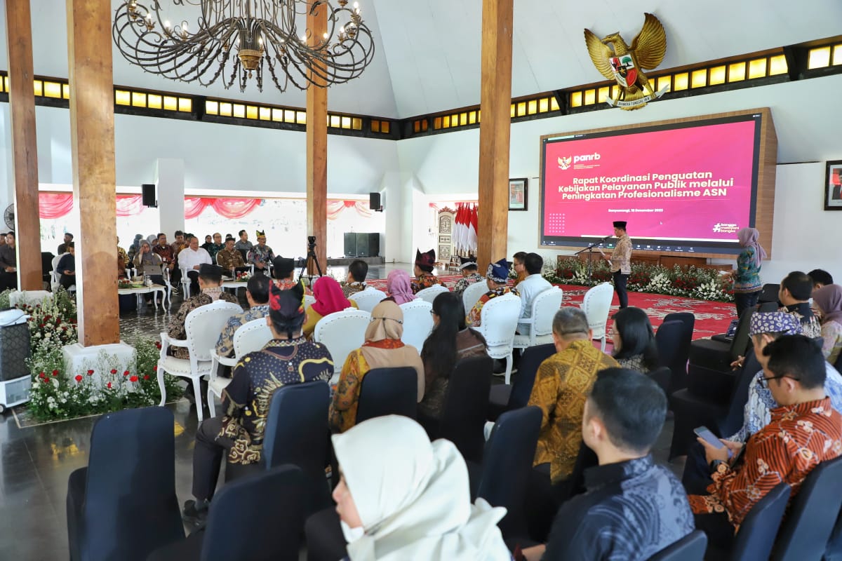 20231218 Rakor Penguatan Kebijakan Pelayanan Publik melalui Peningkatan Profesionalisme ASN 17