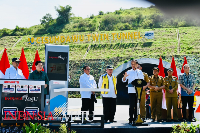 20230711 Resmikan Jalan Tol Cisumdawu Presiden Mempermudah Konektivitas ke Bandara Kertajati