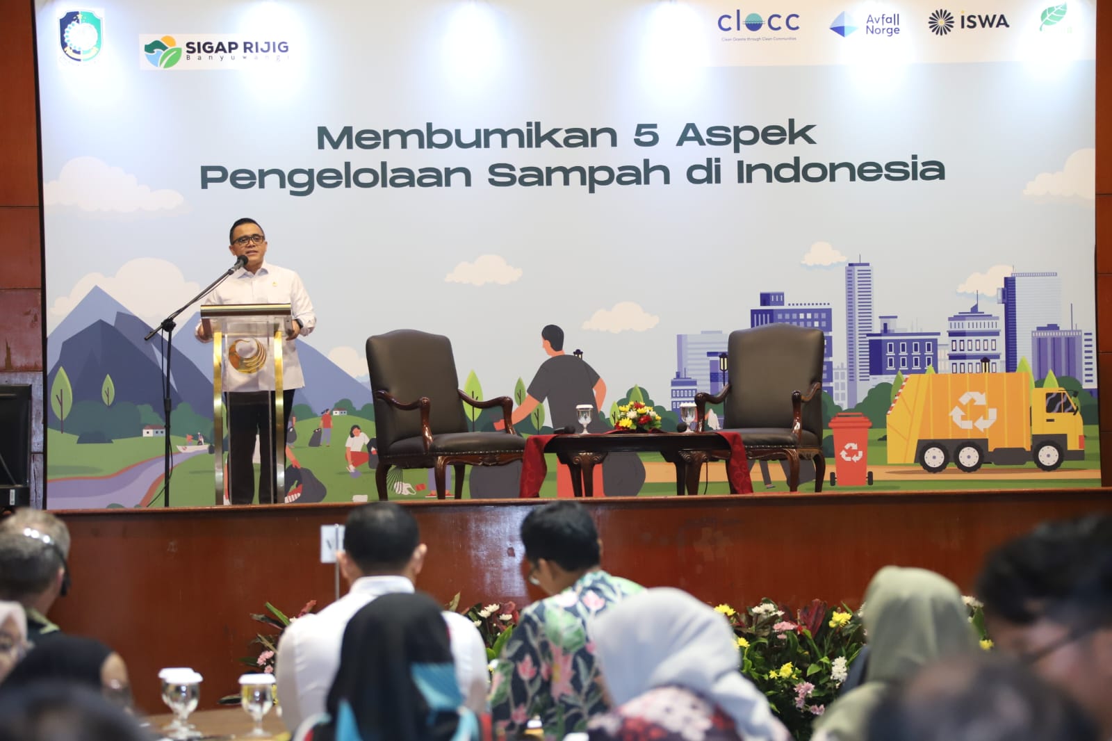 20240205 MENTERI Launching Buku Membumikan 5 Aspek Pengelolaan Sampah 9