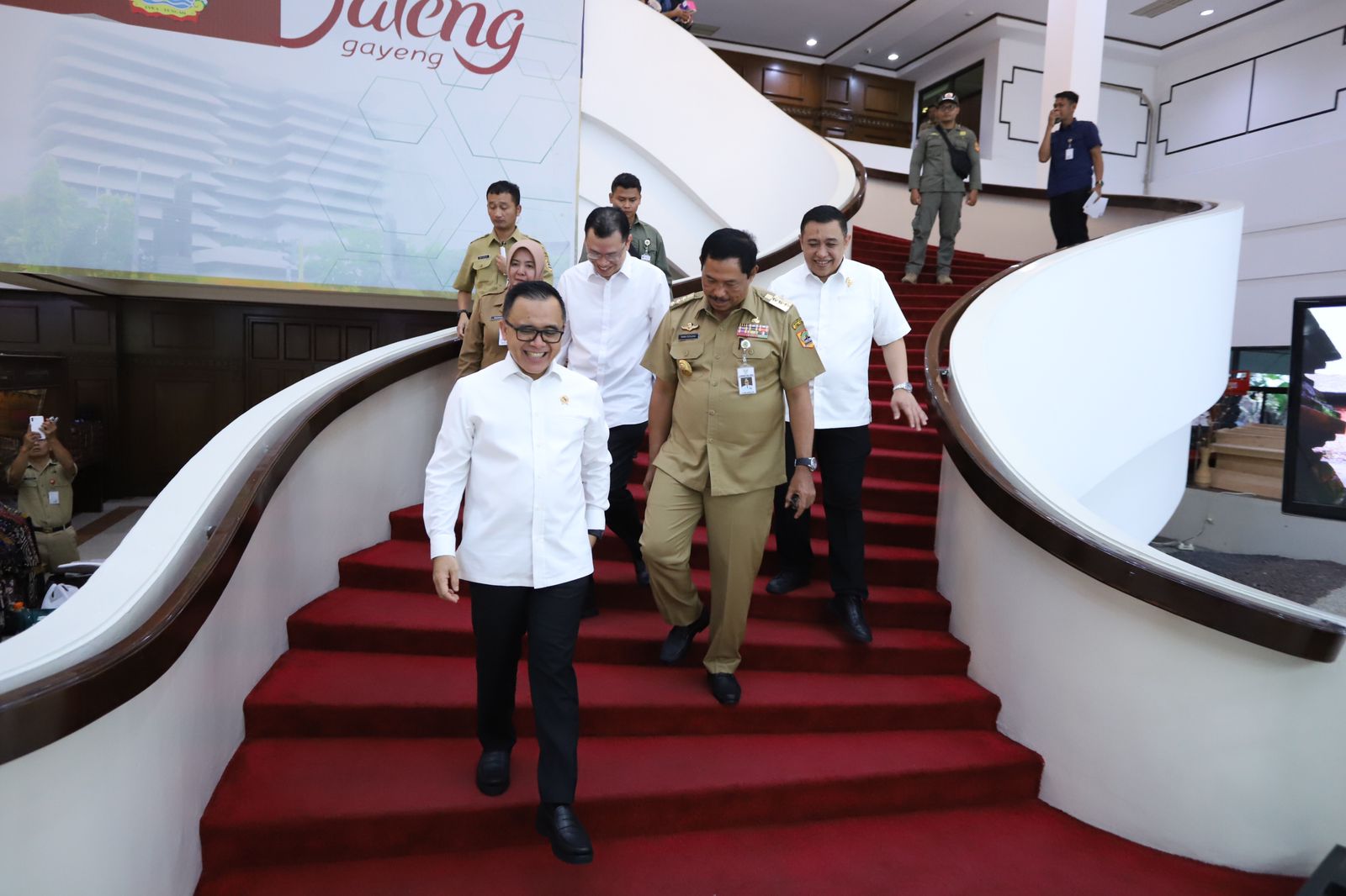 20240429 MENTERI Musrenbang RKPD Jawa Tengah 2025 dan RPJPD Provinsi Jawa Tengah 2025 2024 18