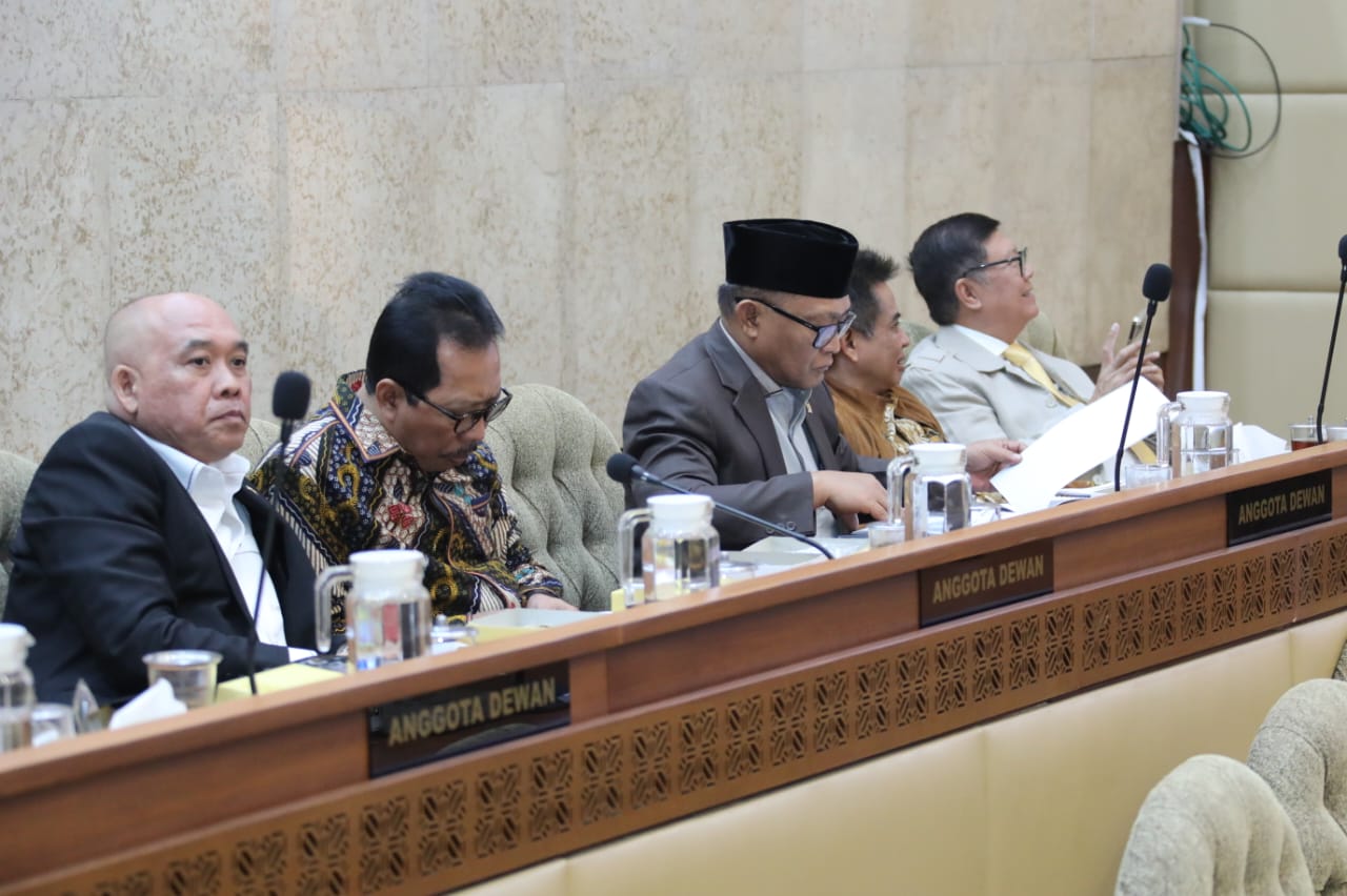 20240910 Rapat Kerja dengan Komisi II DPR RI 1