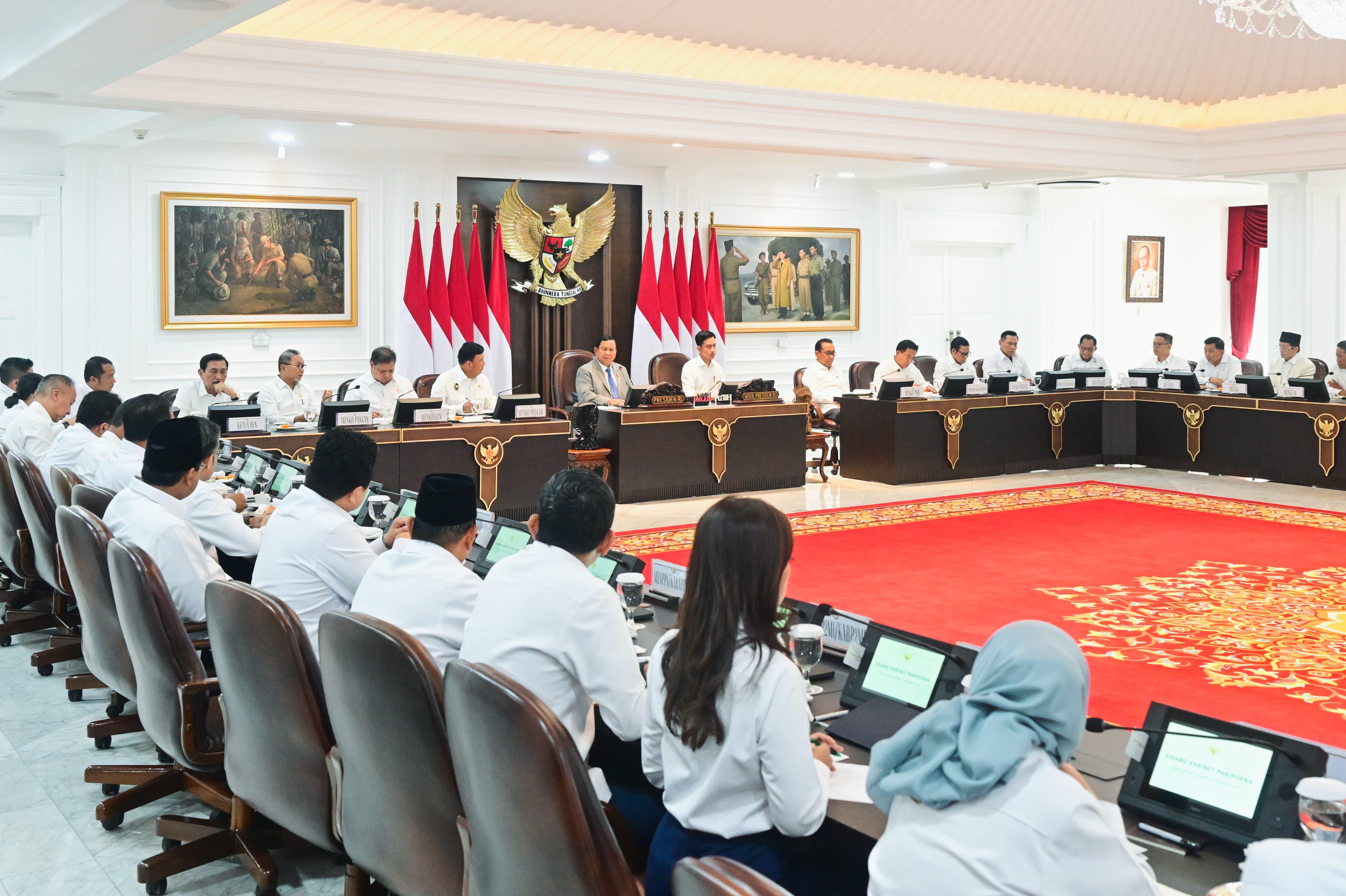 20241106 Sidang kabinet Paripurna17