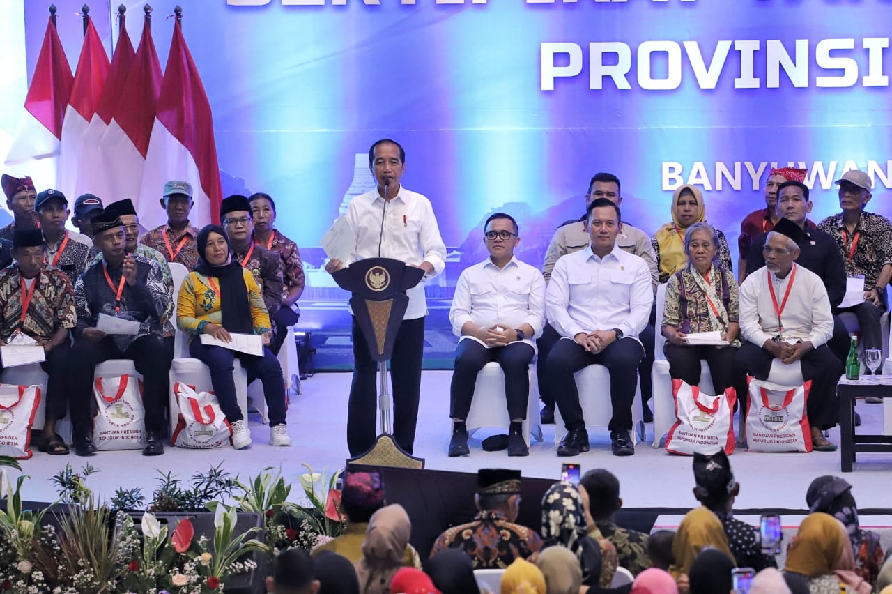 20240430 Penyerahan Sertipikat untuk Rakyat Banyuwang 18