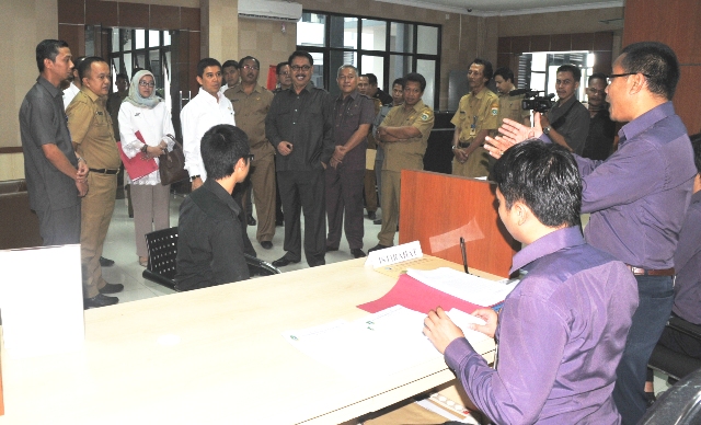 dialog dengan petugas BPMPTSP banten