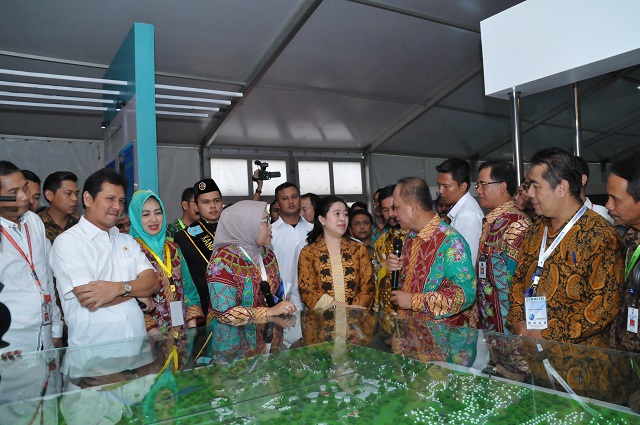 kunjungi_stand_pameran_2.JPG