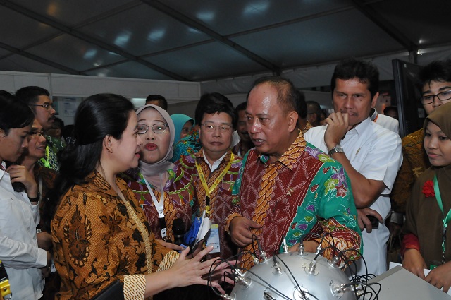 kunjungi_stand_pameran_6.JPG