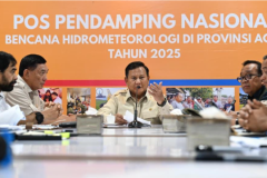 Usai Peninjauan di Aceh, Presiden Prabowo Pimpin Rapat Terbatas Penanganan dan Pemulihan Bencana Sumatra 20251208 Usai Peninjauan di Aceh Presiden Prabowo Pimpin Rapat Terbatas Penanganan dan Pemulihan Bencana Sumatra