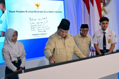 Presiden Prabowo Resmi Luncurkan Program Digitalisasi Pembelajaran untuk Indonesia Cerdas di 38 Provinsi 20251118 Presiden Prabowo Resmi Luncurkan Program Digitalisasi Pembelajaran untuk Indonesia Cerdas di 38 Provinsi